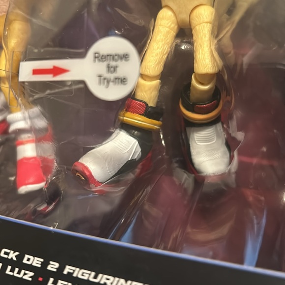 Sonic the Hedgehog 3: Super Shadow / Super Sonic Light-Up 2-Pack - Picture 5 of 11